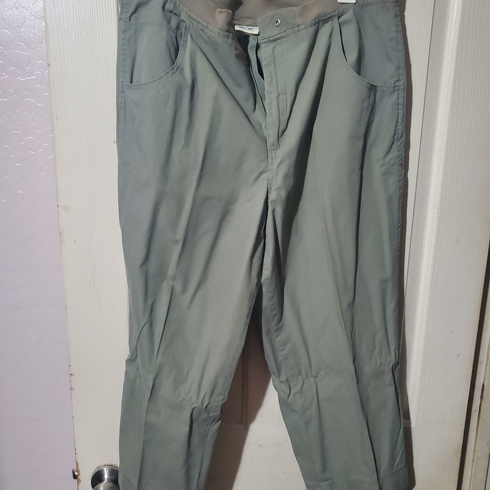 Capri's - Picture 9 of 12